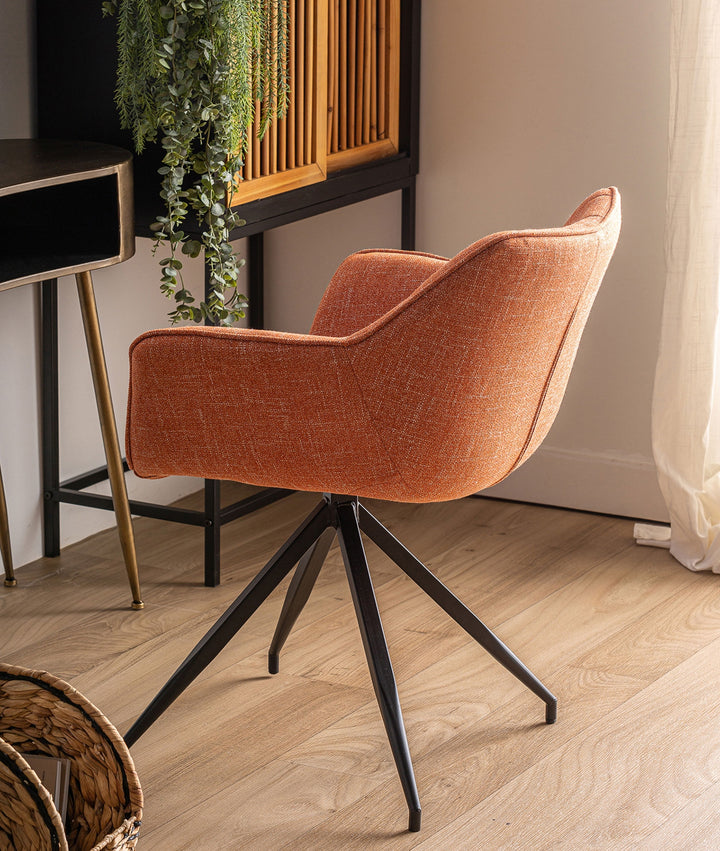 Silla OSIDDA  patas de madera negra y tapizado naranja