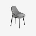 Silla de diseño moderno con asiento y respaldo tapizados en tela color gris.