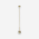 Lámpara Royal Colgante Disc - Base y disco de latón pulido mate, bola de alabastro y cable textil do sobre fondo gris de estudio