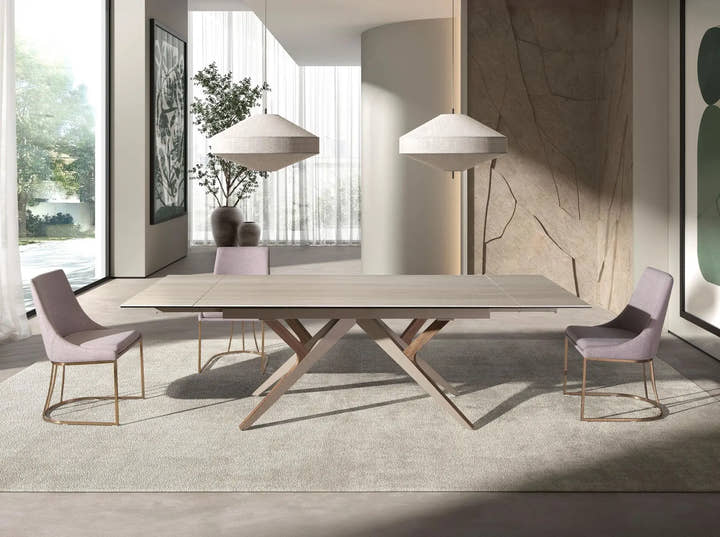 Mesa comedor extensible rectangular mármol porcelánico, acero arena metalizado y nogal - Mesa de comedor - El Workshop - Arena