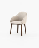 Silla Clyde sobre fondo gris de estudio (7)