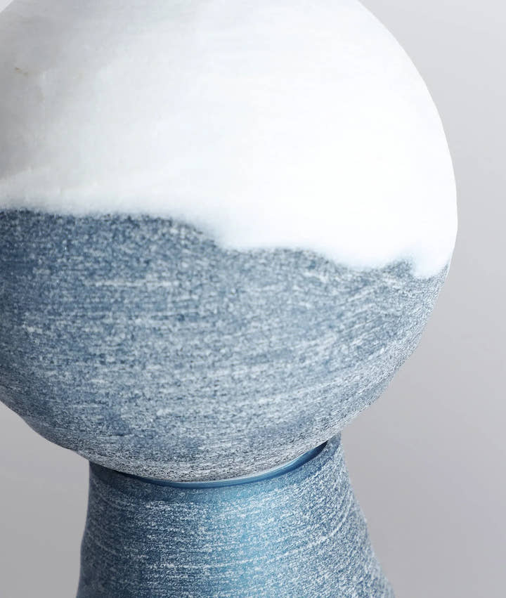 JARRÓN DECORATIVO KONO VIDRIO BLANCO Y AZUL - Jarrones y centros - El Workshop - vidrio