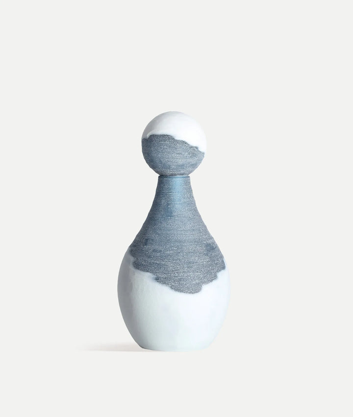 JARRÓN DECORATIVO KONO VIDRIO BLANCO Y AZUL