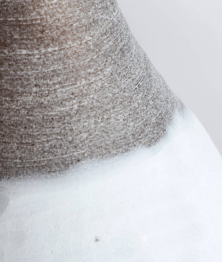 JARRÓN DECORATIVO KONO VIDRIO BLANCO Y MARRON - Jarrones y centros - El Workshop - vidrio