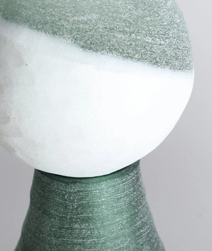 JARRÓN DECORATIVO KONO VIDRIO BLANCO Y VERDE