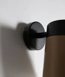 Lámpara de pared negra y dorada ASTON