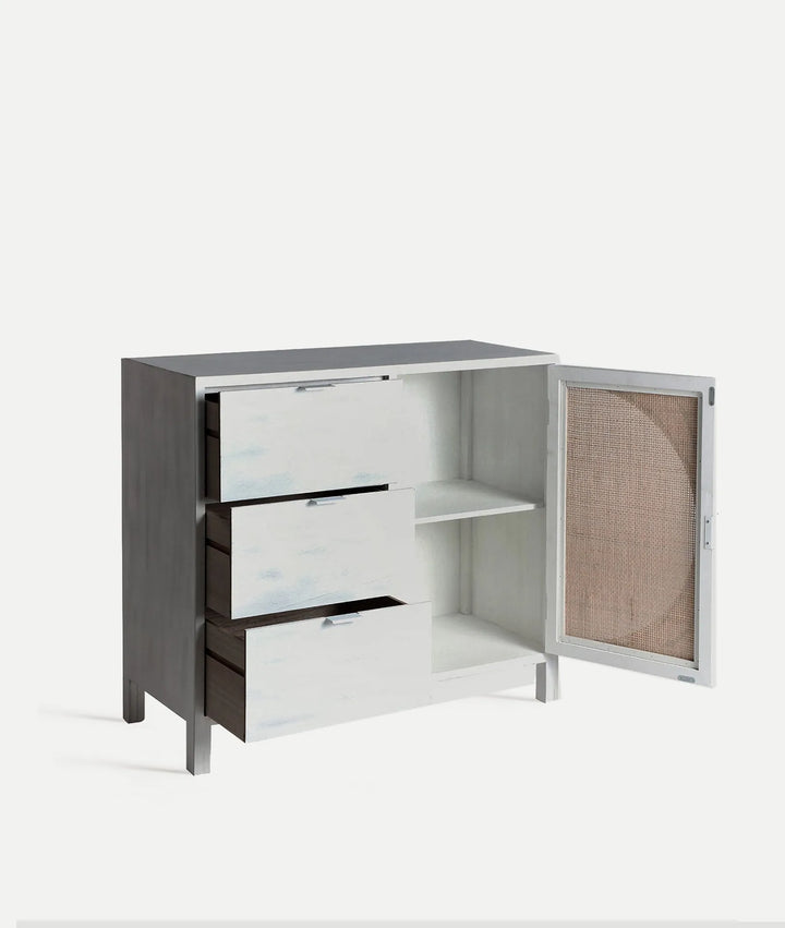 Cómoda ZEMNE de madera de pino blanca y ratán