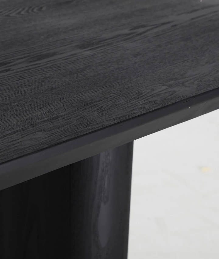 Mesa de comedor de madera negra ROGNES - Mesas de comedor - El Workshop - madera de abeto