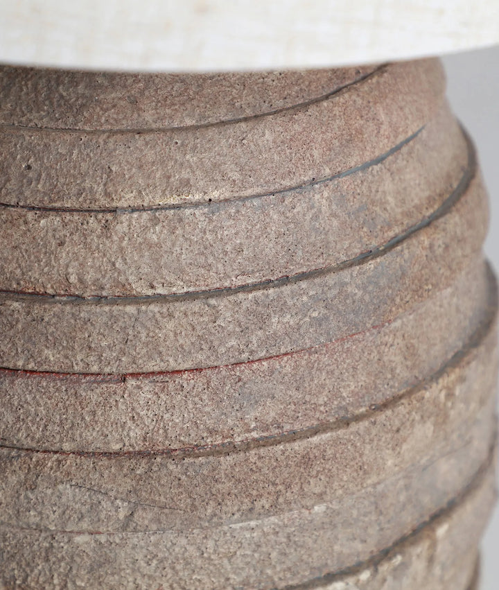 Lámpara de mesa artesanal marrón NORA