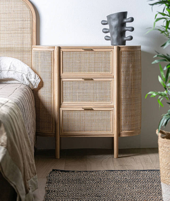 Cómoda IKLA de madera vista y ratán - Cómodas - El Workshop - madera mdf