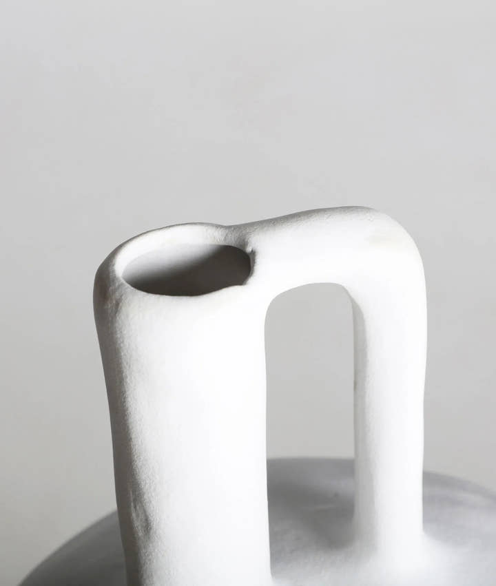 Jarrón de cerámica artesanal balnca BLECK - Jarrones y centros - El Workshop - cerámica