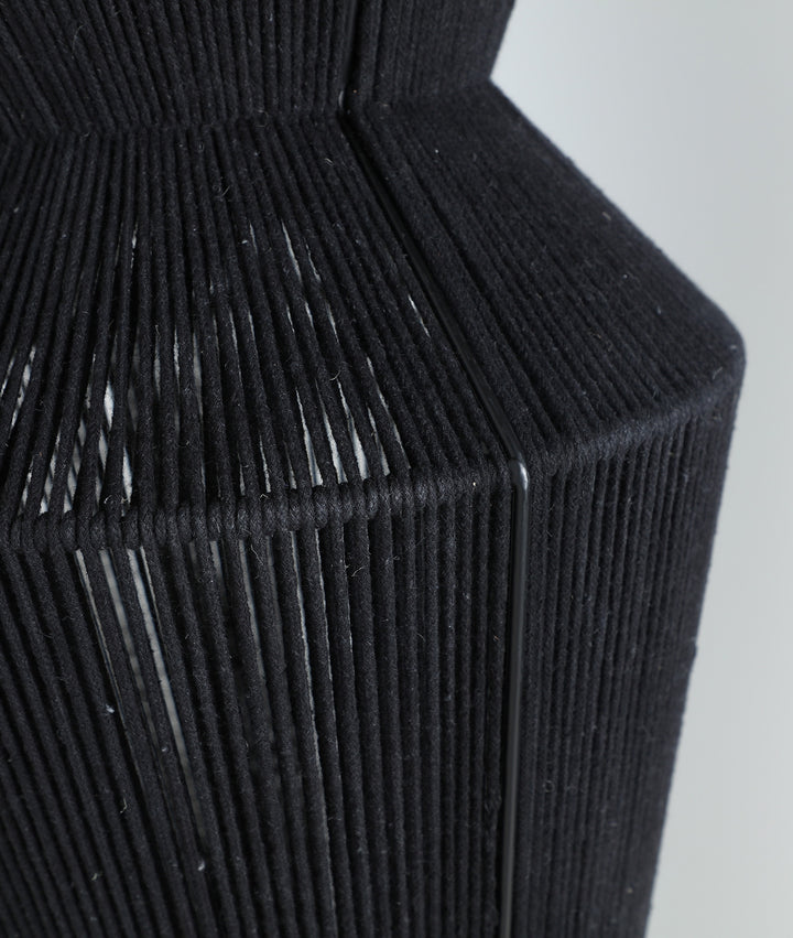 LÁMPARA DE TECHO SAYIL diseño geométrico con encanto artesanal negro en algodón - Lámparas de techo - El Workshop - algodón