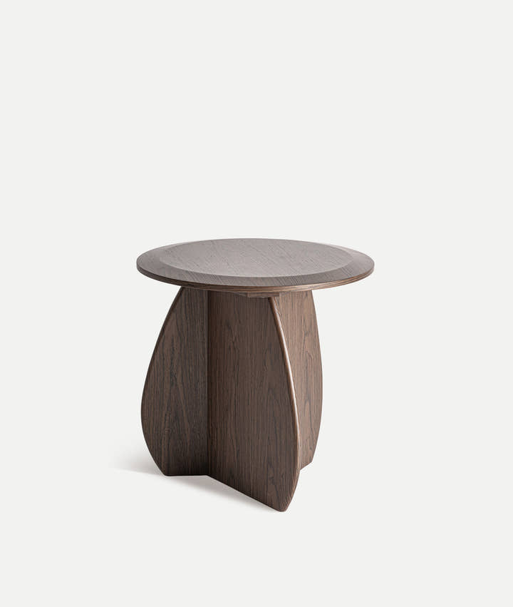 MESA AUXILIAR ARKO Elegancia natural en forma escultórica - Mesas auxiliares - El Workshop - madera mdf