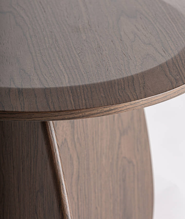 MESA AUXILIAR ARKO Elegancia natural en forma escultórica - Mesas auxiliares - El Workshop - madera mdf