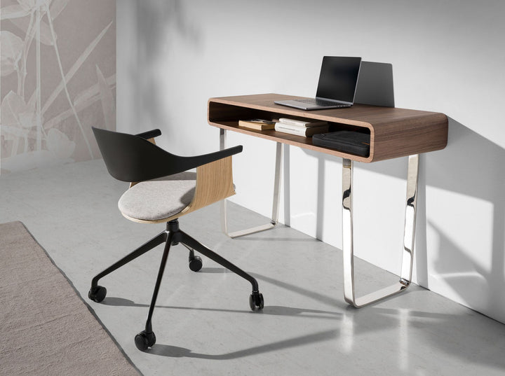 Rechthoekige console van notenhout en verchroomd staal