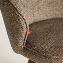 Silla de poliéster en color topo WANNE