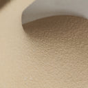 Mesa auxiliar de fibra de vidrio en color beige LATKY