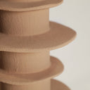 Lámpara de mesa de cerámica en color beige LAIGNE