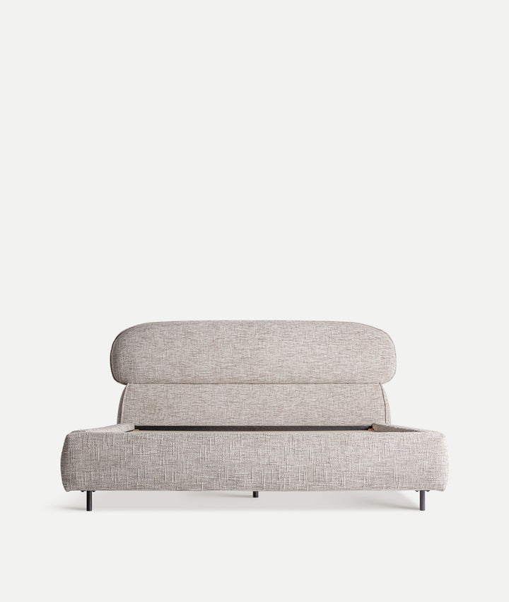 Cama Sannes de estilo contemporáneo sobre fondo gris de estudio (3)