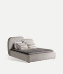 Cama Verna de poliéster gris sobre fondo gris de estudio (5)