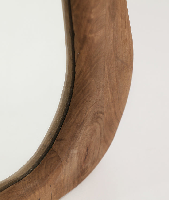 Espejo Nieul de estilo contemporáneo en ambiente decorado