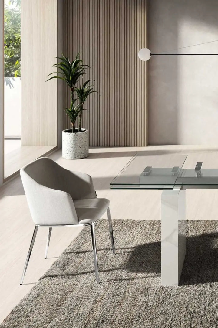 Grijze stoffen stoel