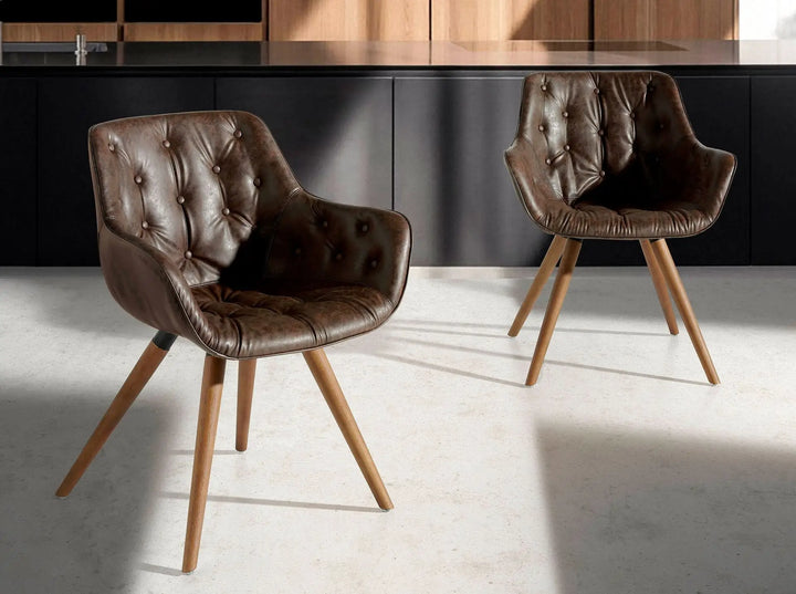 Silla polipiel marrón chocolate en ambiente decorado (2)