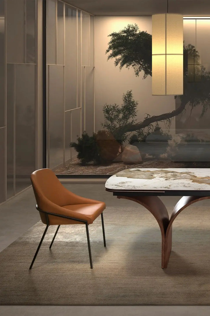 Oranje kunstleren stoel