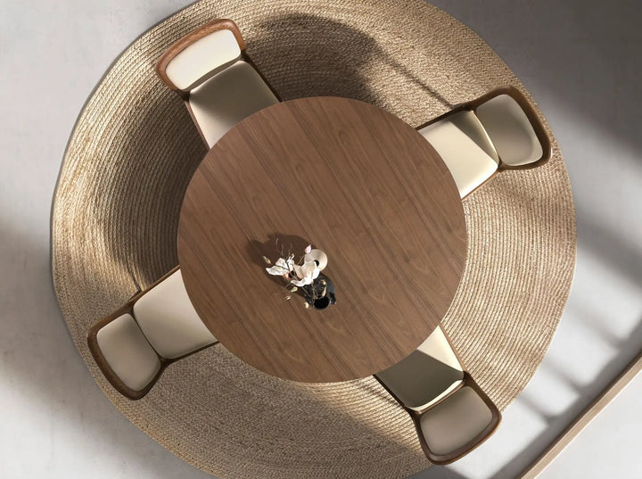 Crèmekleurige kunstleren stoel