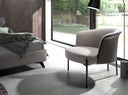 Fauteuil van grijze stof en donkergrijs kunstleer