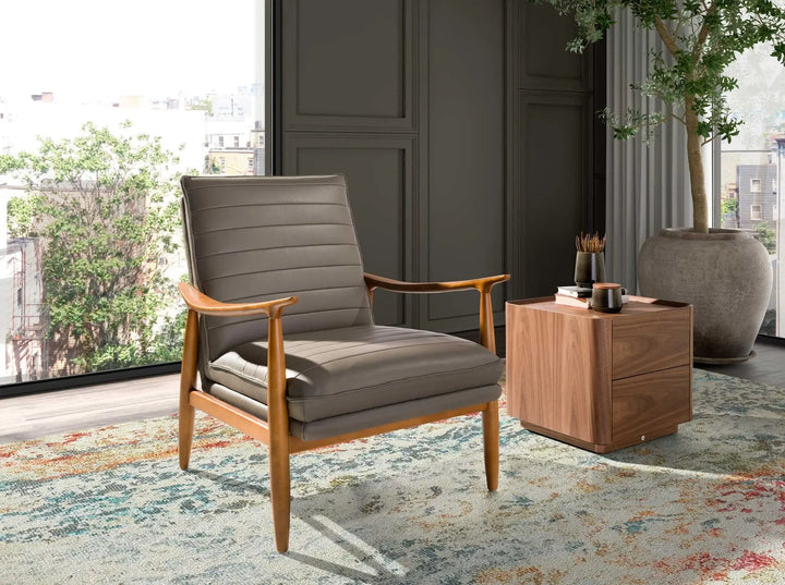 Sillón piel gris oscuro en ambiente decorado (2)
