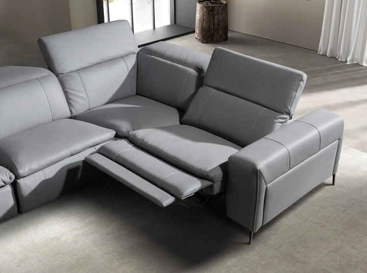 Relaxing right-hand chaise longue sofa in grey leather