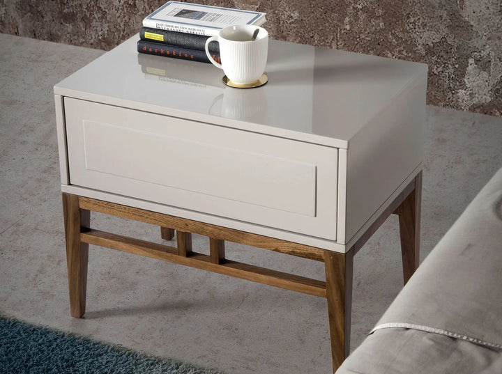 Mesita de noche madera beige y nogal