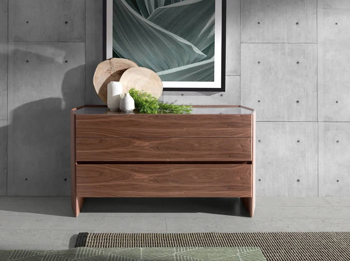 Cómoda nogal con tapa de cristal templado - Cómoda - El Workshop - 143x50x75cm