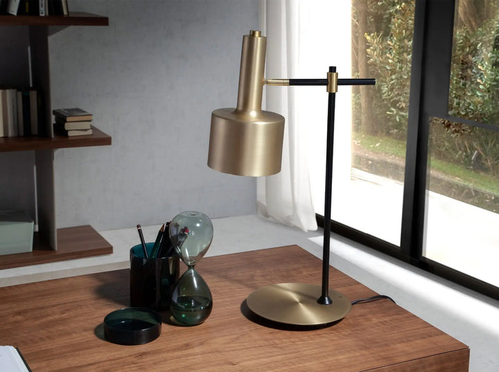 Lámpara de sobremesa aluminio dorado y acero negro