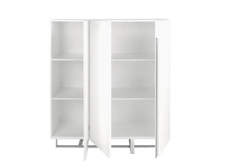 Aparador alto de diseño moderno con estructura de madera de MDF color blanco y unas originales patas de acero inoxidable cromado y moderno puertas en detalle. 