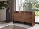 Cómoda de diseño moderno con estructura de madera chapada en nogal natural y unas originales patas de madera chapada en nogal natural.