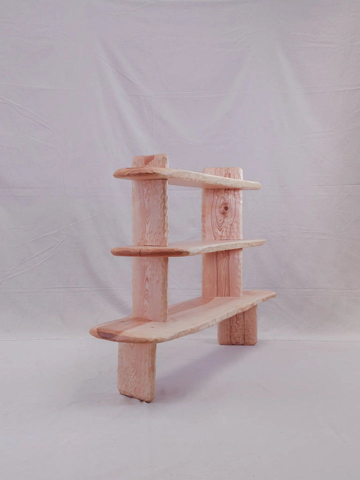 estanteria de madera de fresno color claro hecho a mano