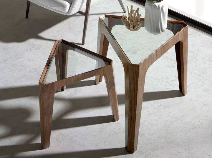 Mesa rincón triangular cristal templado y nogal - Mesa auxiliar - El Workshop - 45x39x42cm