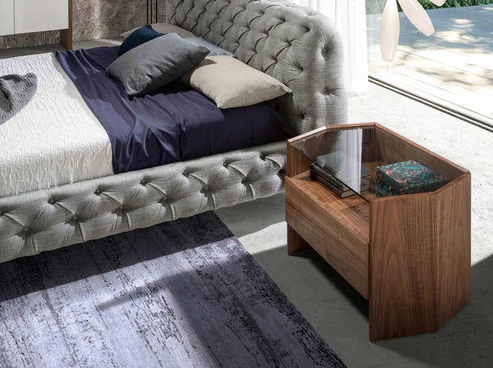 Mesita de noche nogal con tapa de cristal templado - Mesitas de noche - El Workshop - 65x45x50cm