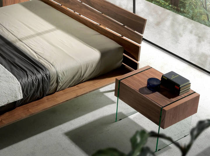 Mesita de noche nogal y cristal templado - Mesitas de noche - El Workshop - 58x39x43cm