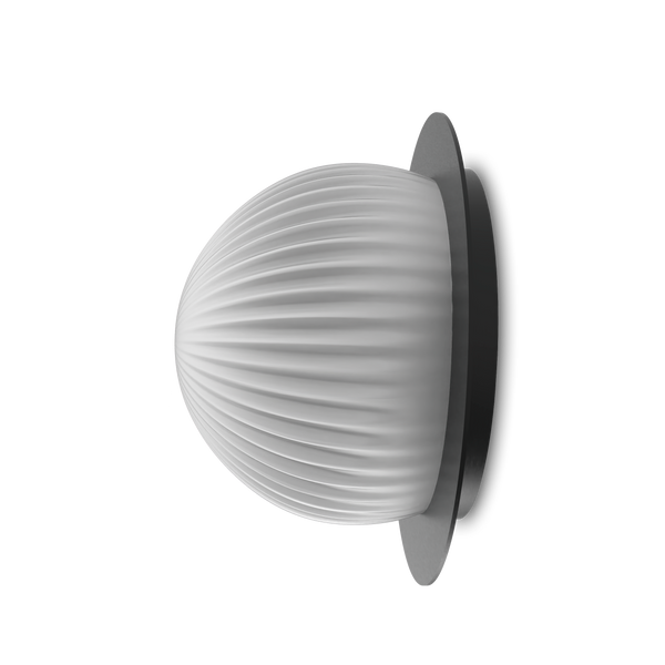 Lámpara Roi de Pared Disc - Base negra y vidrio blanco opal en ambiente decorado