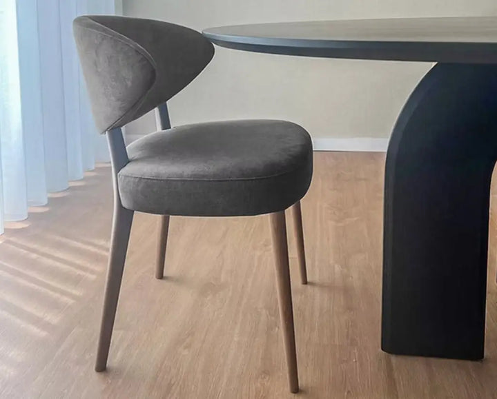 silla tapizada moderna minimalista de roble claro studio silva