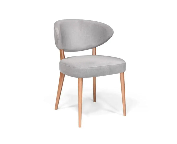 silla tapizada color gris escandinava de roble claro