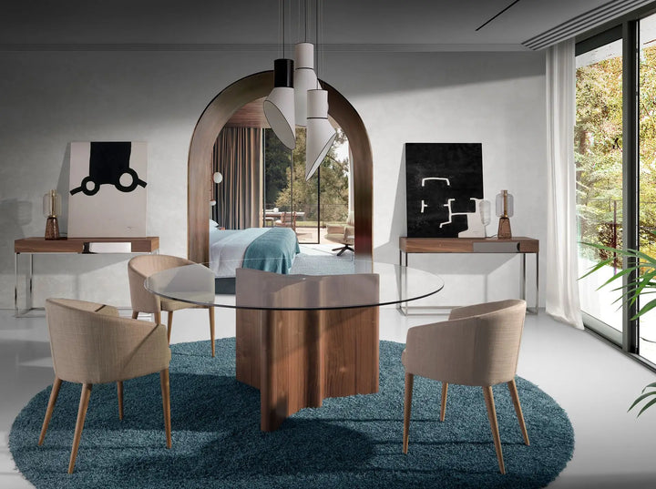 Silla con reposabrazos de diseño moderno con asiento y respaldo tapizados en tela color beige