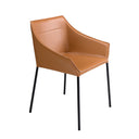 Silla de diseno moderno con asiento y respaldo tapizados en polipiel color marron y elegante