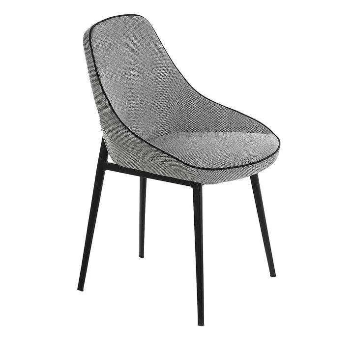 Silla de diseño moderno con asiento y respaldo tapizados en tela color gris. 