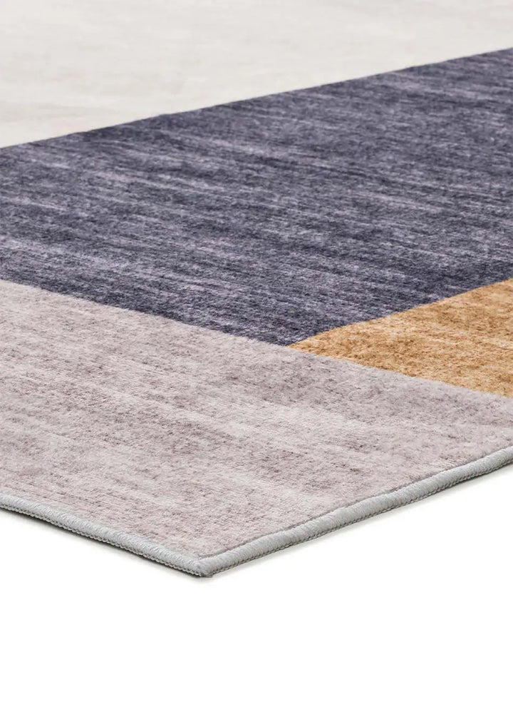 ALFOMBRA CLASS 22065 DE ESTILO GEOMÉTRICO EN MULTICOLOR sobre fondo gris de estudio