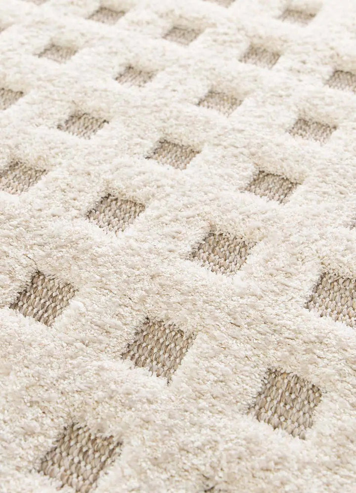 ALFOMBRA DIENA 40418 DE ESTILO ESCANDINAVO CON RELIEVE EN COLOR BLANCO en ambiente decorado (3)