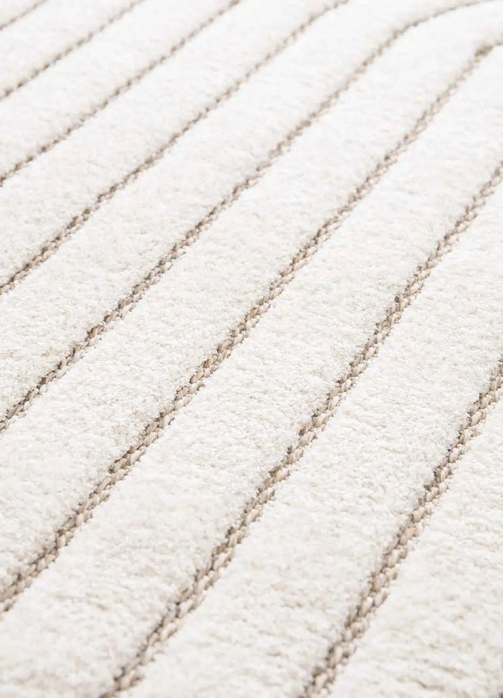 ALFOMBRA DIENA 40424 DE ESTILO ESCANDINAVO CON RELIEVE EN COLOR BLANCO en ambiente decorado (2)
